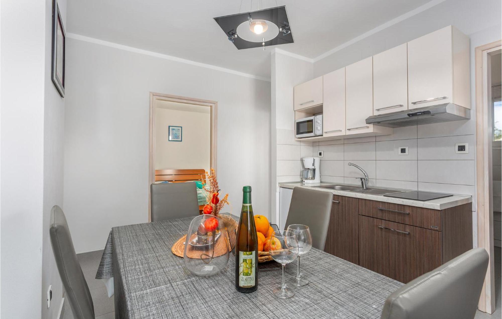 Beautiful Apartment In Pinezici With Wifi Ngoại thất bức ảnh