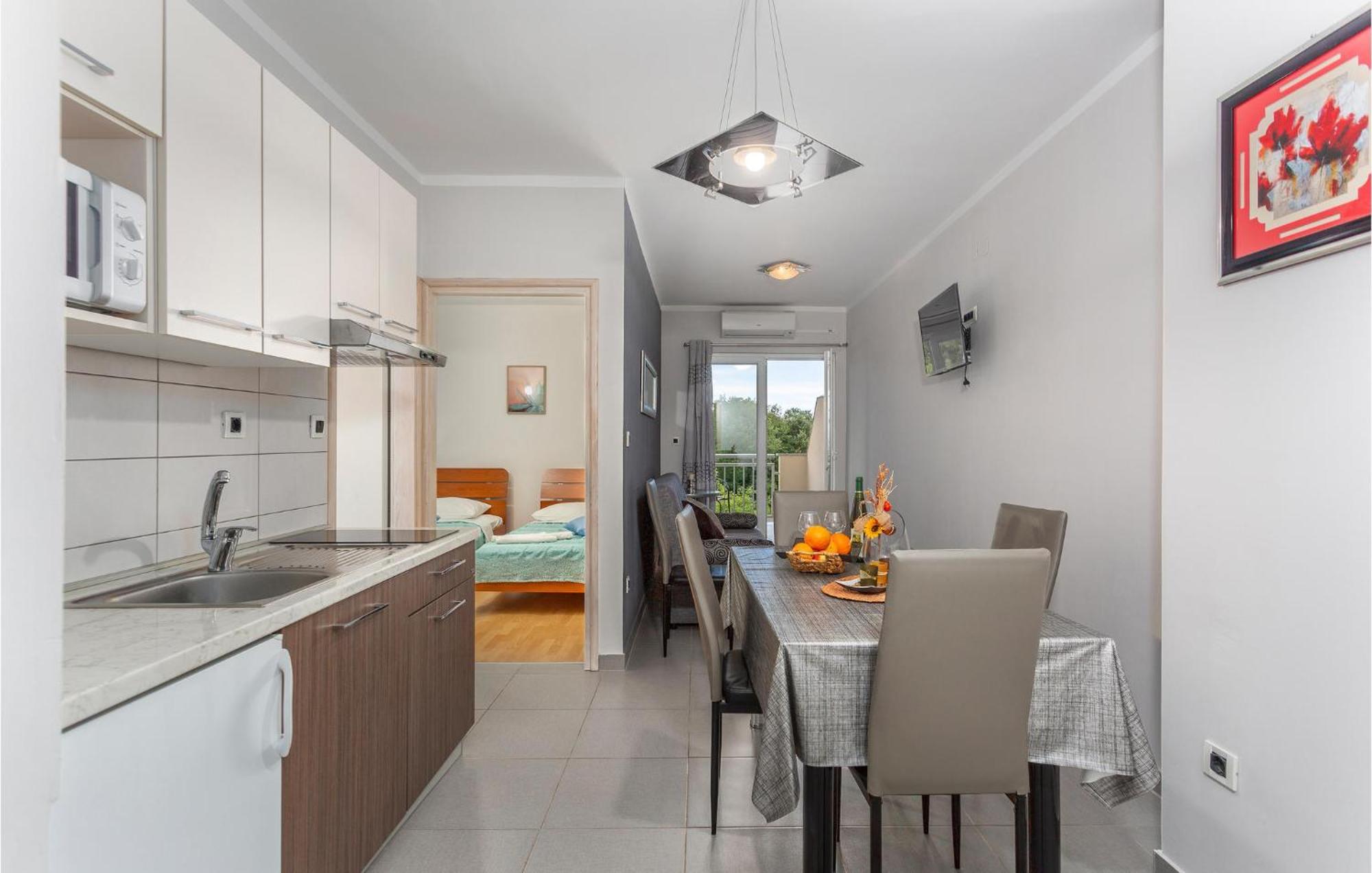 Beautiful Apartment In Pinezici With Wifi Ngoại thất bức ảnh