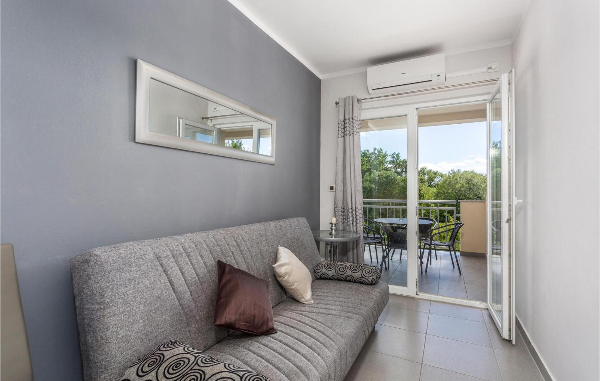 Beautiful Apartment In Pinezici With Wifi Ngoại thất bức ảnh