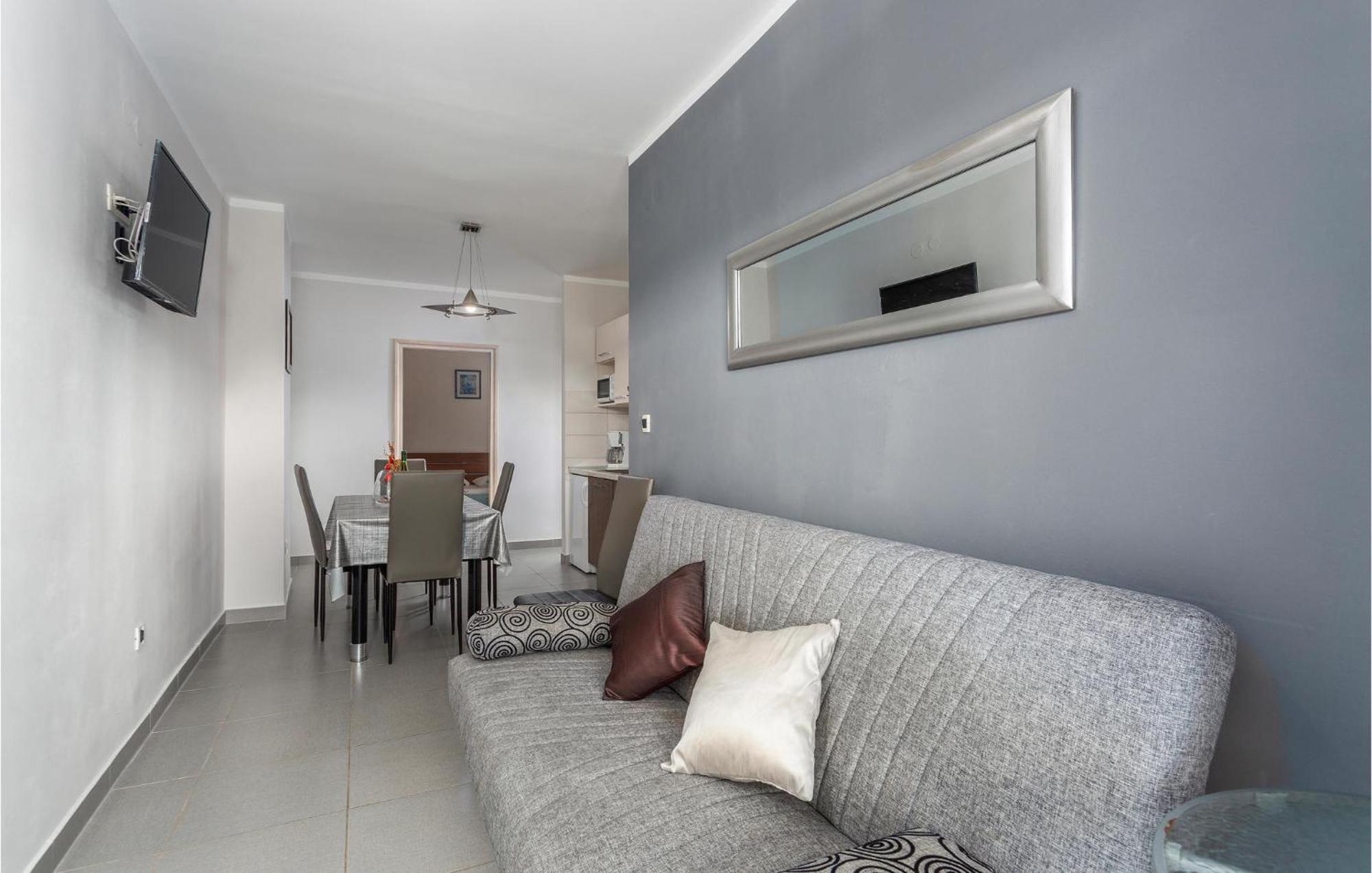 Beautiful Apartment In Pinezici With Wifi Ngoại thất bức ảnh